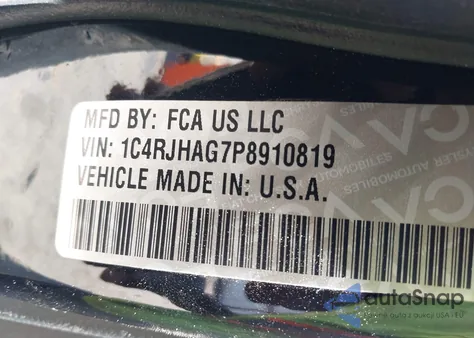 2023 Jeep Grand Cherokee Laredo X 4X4 from USA, damaged, VIN 1C4RJHAG7P8910819